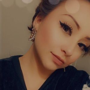 Meet your Posher, Alejandra